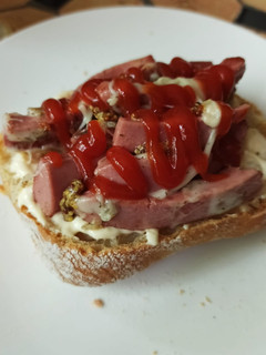 Una foto de Bocadillos de Salchiqueso (Botanas para TV, 2 de 5)