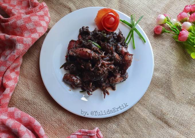 Cumi masak hitam