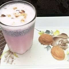 A picture of Roohafza walnut milk shake.