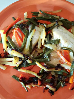 Una foto de Bacalao con verduritas en "papillote"