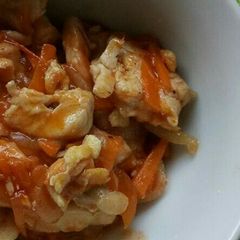A picture of Chicken with Sour and Sweet Sauce (Ayam Saos Asam Manis).