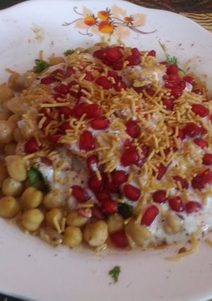 A picture of Ragda patties.