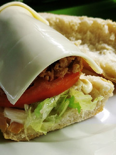 Una foto de Bocadillo vegetal con queso