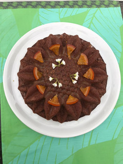 Una foto de Bizcocho de harina de almendras, coco🥥, naranja 🍊 y chocolate, keto, sin azúcar