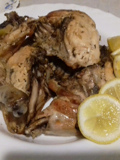 Una foto de Pollo al horno aderezado con limón, miel y mostaza