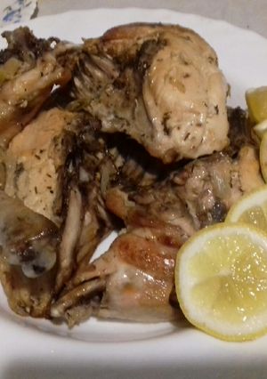 Una foto de Pollo al horno aderezado con limón, miel y mostaza