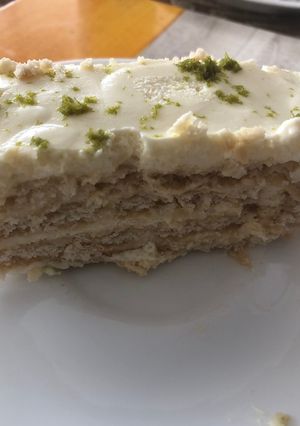 Una foto de Postre de limón con galletas macarena
