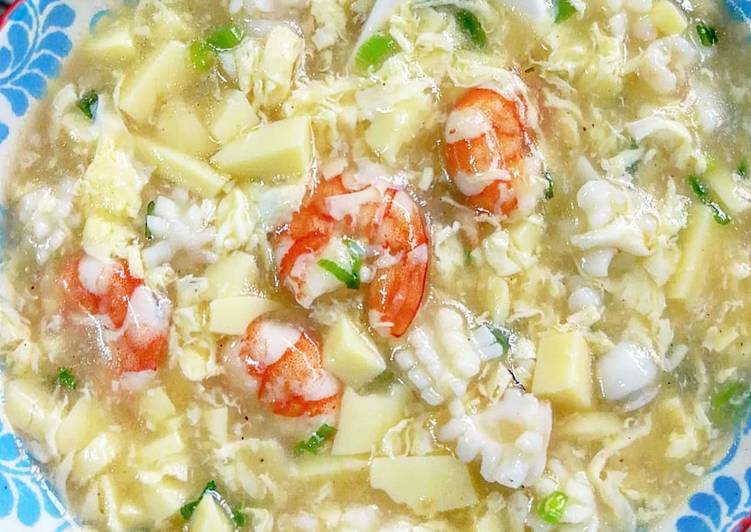 Bagaimana Membuat Sup Tahu Seafood Anti Gagal