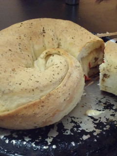 Una foto de Pizza rellena en forma de espiral
