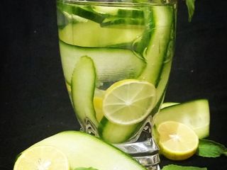 دتاکس واتر (آب طعم دار)
