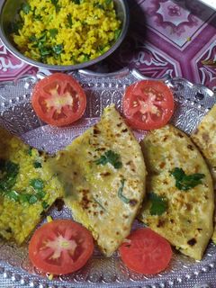 चावल का पराठा (Chawal ka paratha recipe in hindi) रेसिपी मुख्य फोटो