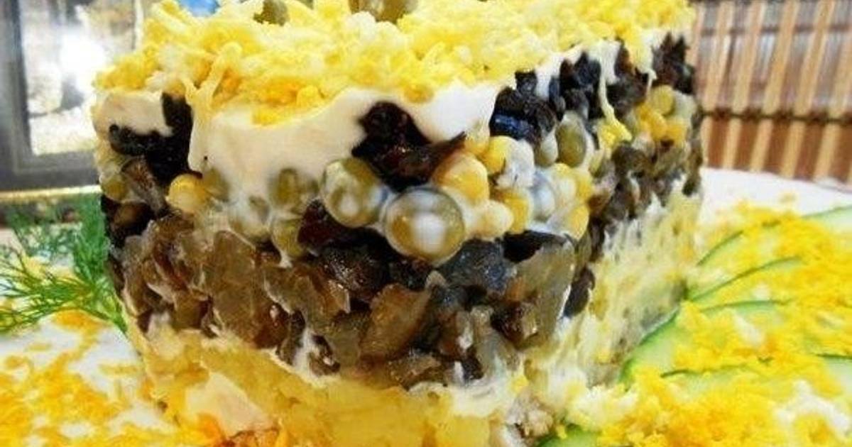 Салат фантазия рецепт с курицей и грибами и ананасами