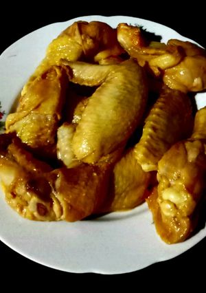 عکسی از دستور بال مرغ خوش‌طعم با مرینت زعفرانی و لیمویی