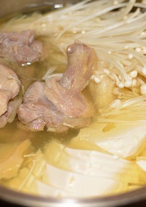 酸菜鴨肉鍋-台式中式火鍋 的食譜成品照片