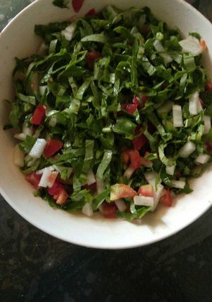 मूली के पत्ते का सलाद (Muli ke patte ka salad recipe in hindi) रेसिपी मुख्य फोटो