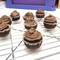A picture of Cupcake Coklat (Tanpa telur dan susu).