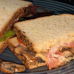 A picture of 5Guys veggie sandwich.