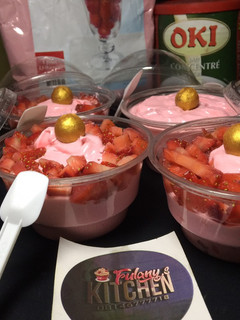 Strawberry ice cream ainihin hoton girkin