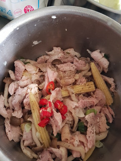 涼拌雞絲蔬菜 的食譜成品照片