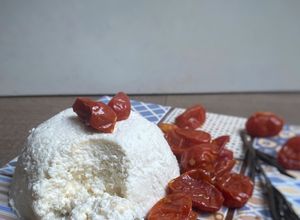 Una foto de Queso ricotta casero