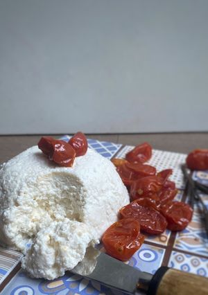 Una foto de Queso ricotta casero