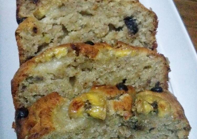 Eggless banana cake