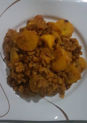 A picture of Beans and plantain porridge.