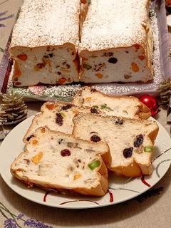 Diákkenyér tojásfehérjéből, magvakkal és aszalt gyümölcsökkel recept fotója