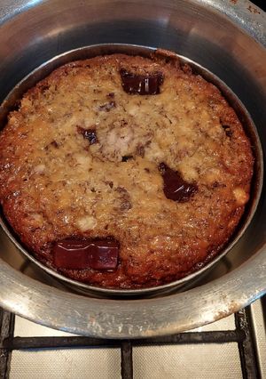 A picture of Banana walnut cake.