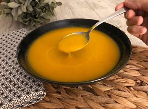 Foto principal de Crema de zanahoria y apio en Mambo