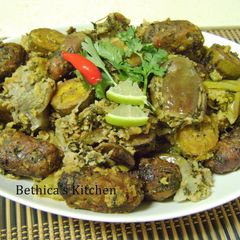 A picture of Undhiyu.