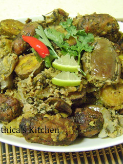 A picture of Undhiyu.