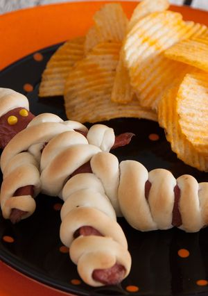 A picture of Hot Dog Mummies.