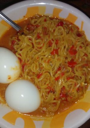 A picture of Hot and spicy noodle.