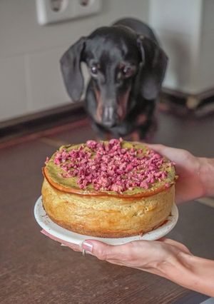 Una foto de Cheesecake de pistacho