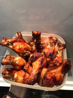 Фото Куриные плечи глазированные в соево-медовом соусе.