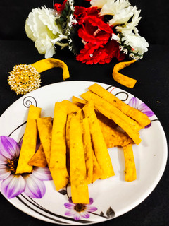बेसन के नमक पारे (Besan ke namak pare recipe in Hindi) रेसिपी मुख्य फोटो