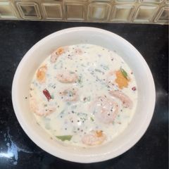 A picture of Thayir Vadai.