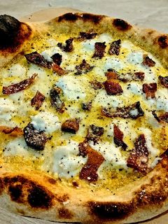 Foto di Pizza carbonara