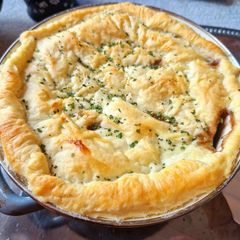 A picture of Mushroom and Ale Pie (Vegetarian).