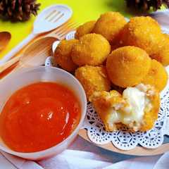 A picture of Brulee Bomb Mozarella.