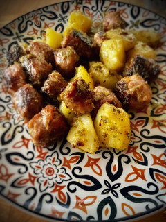 Una foto de Ensalada de salchicha con patata al pesto