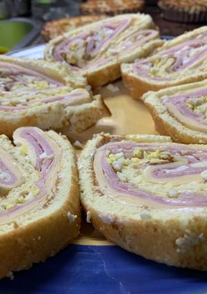 Una foto de Pionono de jamón, queso y huevo