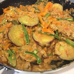 A picture of Sweet potato on bechamel sauce.