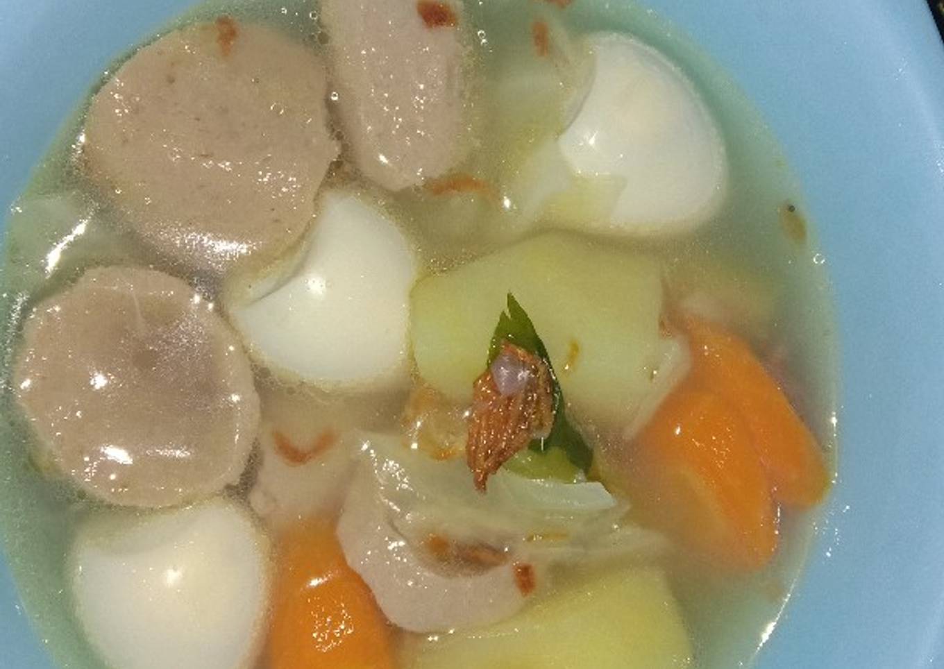 Sop telur puyuh dan bakso