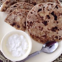 A picture of Aloo paratha.