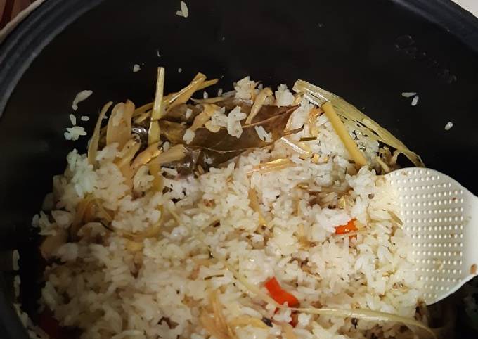 Rahasia Membuat Nasi Liwet Teri Rice Cooker, Lezat