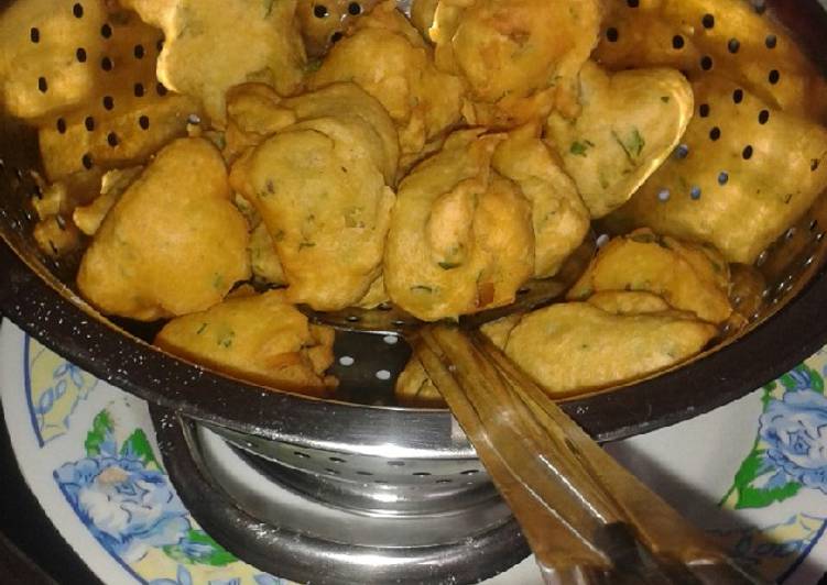 Steps to Prepare Ultimate Bhajia #breakfast challenge