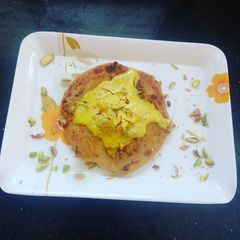 A picture of Kesari Rabdi Paratha.