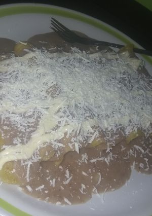 Una foto de Enfrijoladas de choriqueso